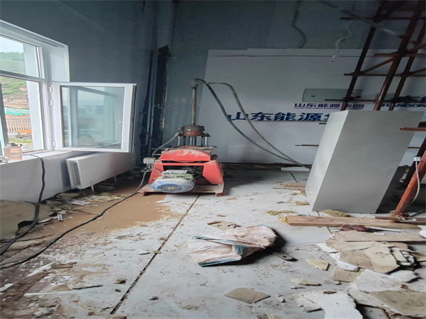 乌恰地基基础下沉墙体裂缝加固注浆顶升施工